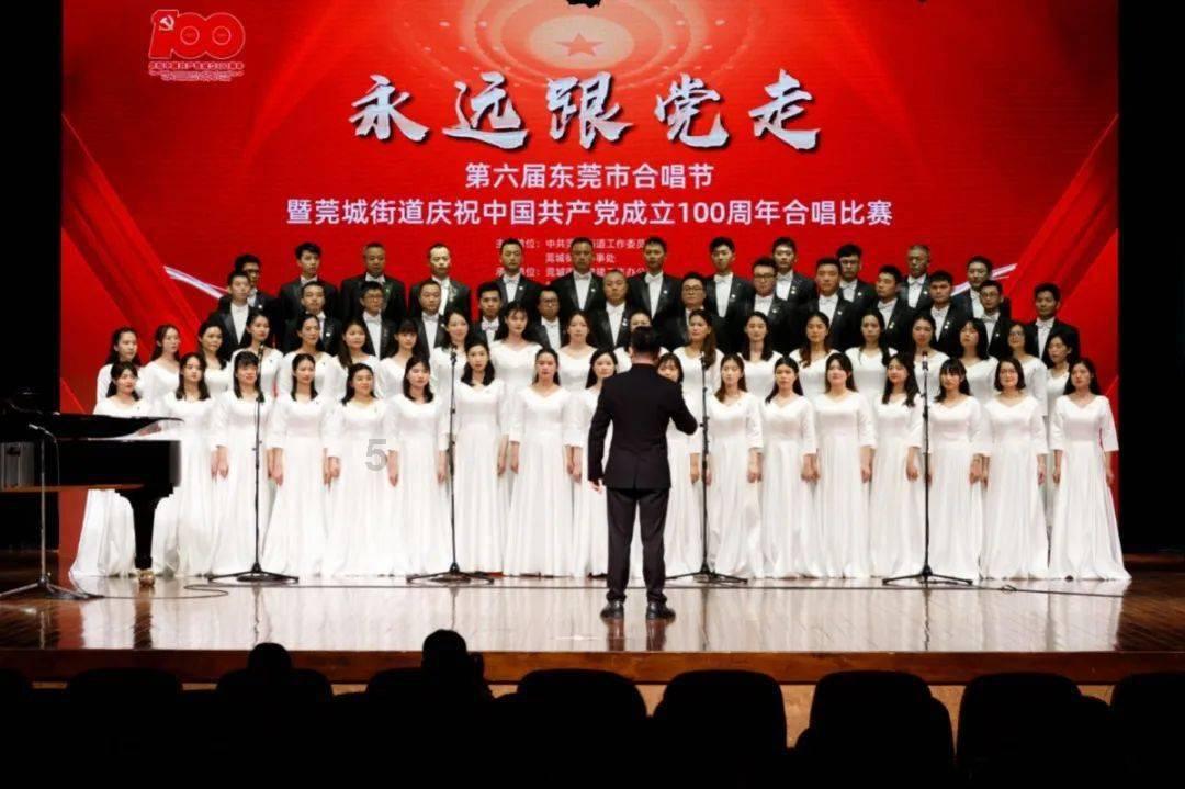 卫生间瓷砖连砂浆表层一起脱落是什么导致的？
